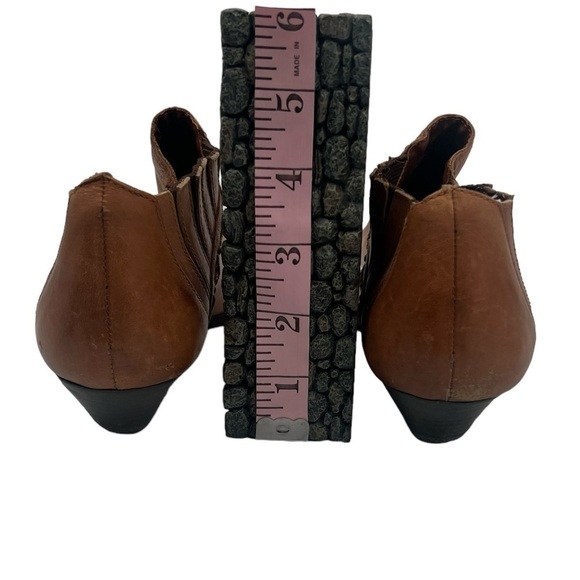 Ferrante Brown Embellished Slip On Leather Ankle Booties Size 7 1/2 Women’s - Picture 8 of 9